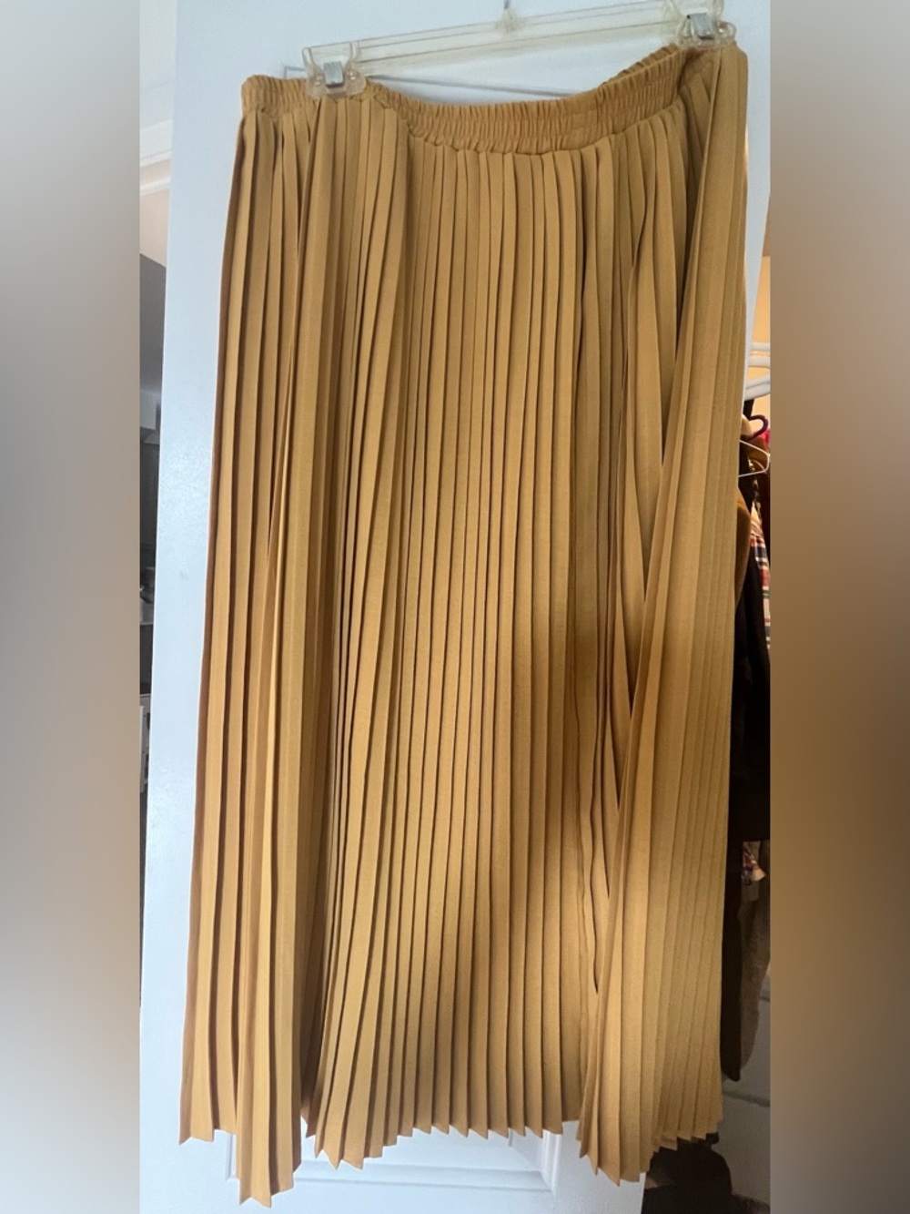 Pleated Midi Skirt in Yellow